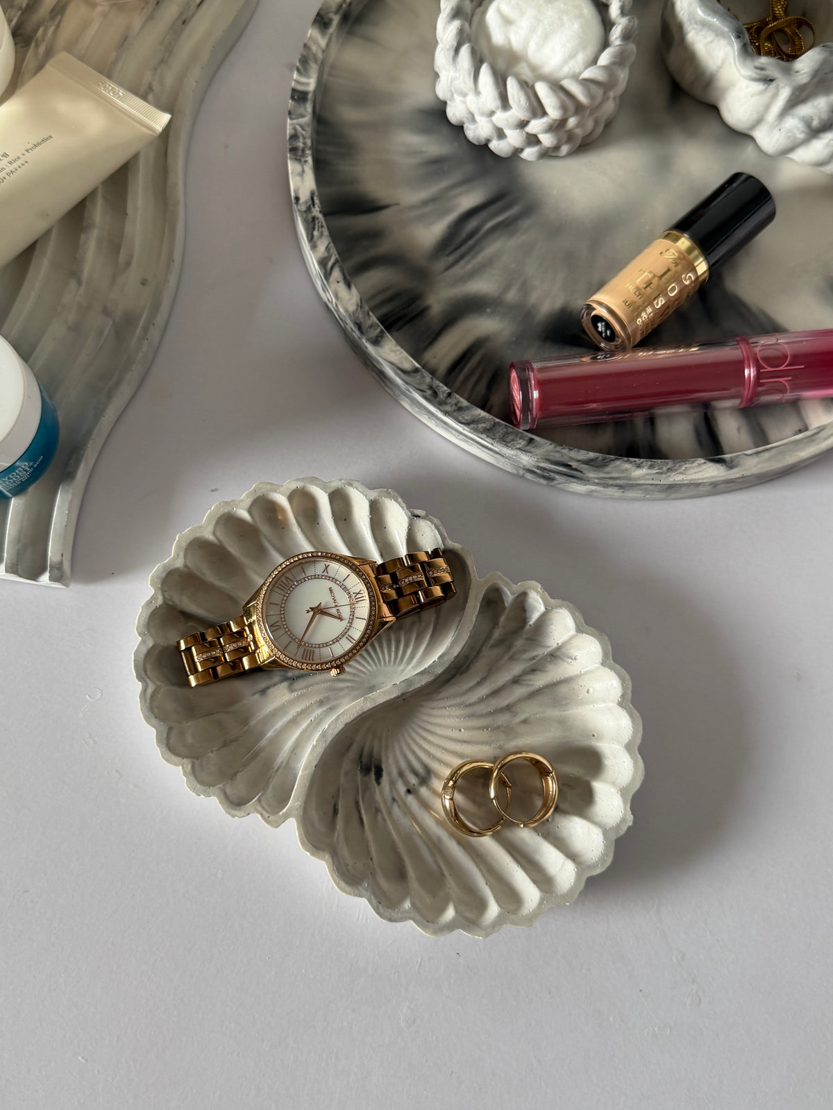 ClamShell dish