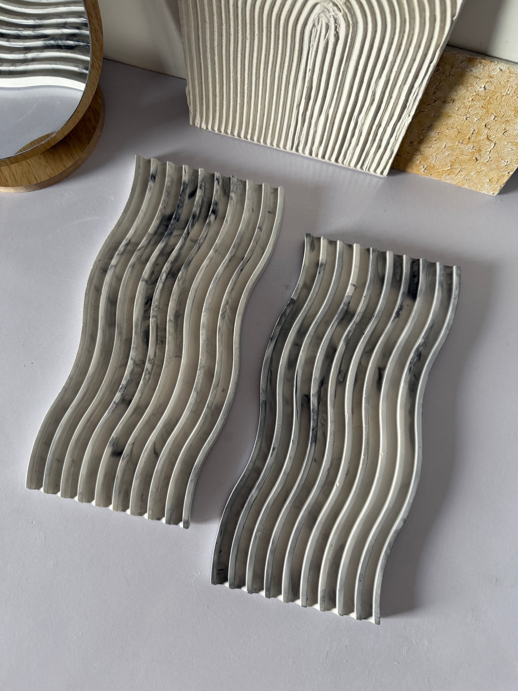 Wavy Tray